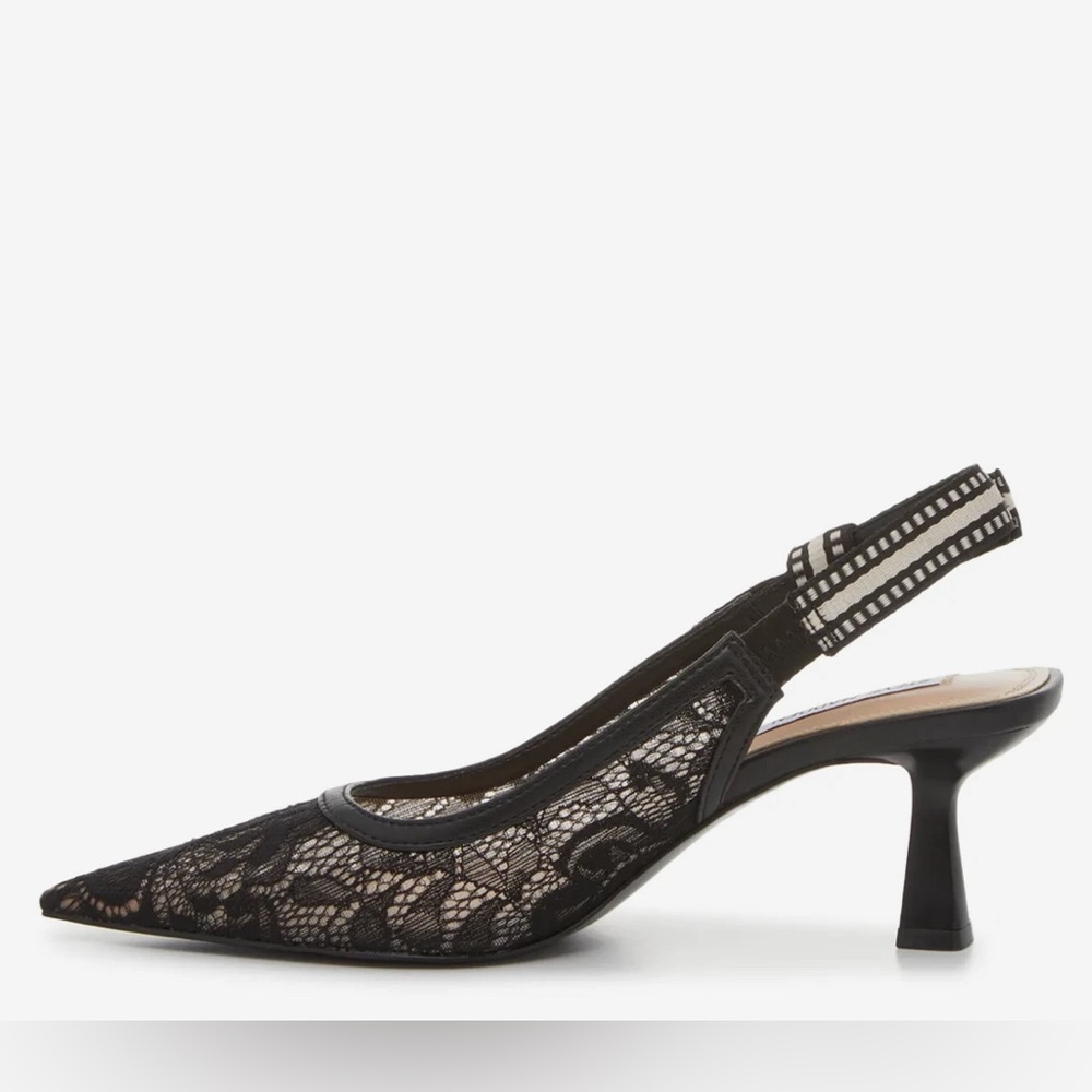 Sling back heels

Tagging Aldo
